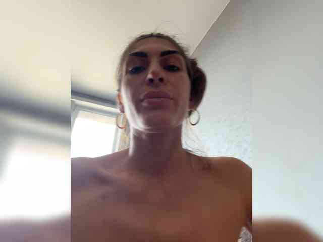 KamillaRuss webcam