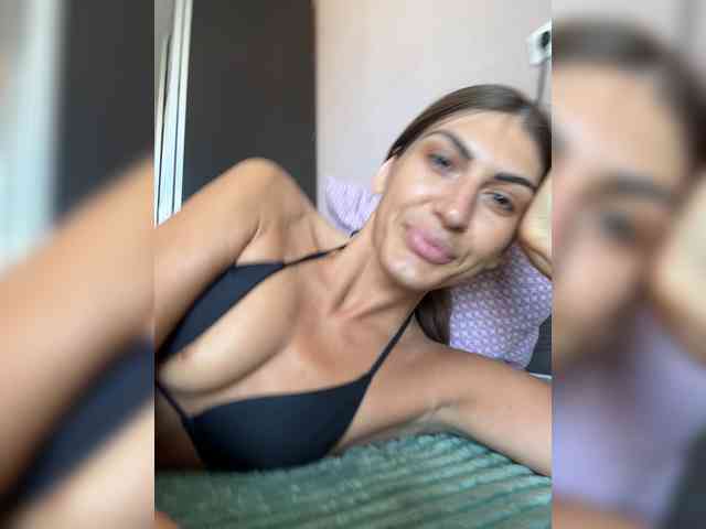 KamillaRuss webcam