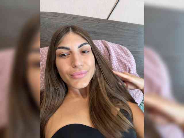 KamillaRuss webcam