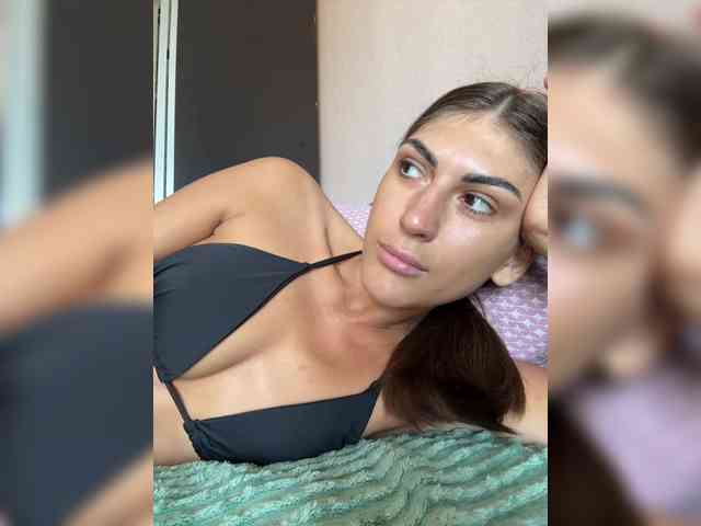 KamillaRuss webcam