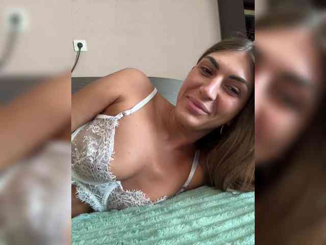 KamillaRuss webcam