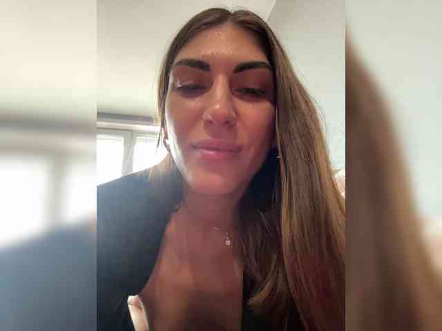KamillaRuss webcam
