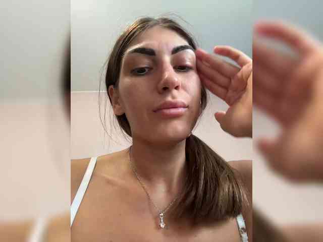KamillaRuss webcam