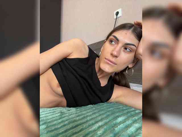 KamillaRuss webcam