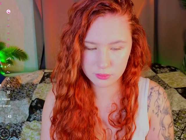Elsiee-Cuttiess live cam on BongaCams