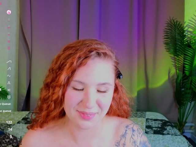 Elsiee-Cuttiess live cam on BongaCams