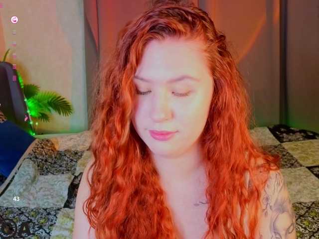 Elsiee-Cuttiess live cam on BongaCams