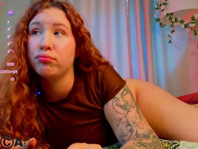 Elsiee-Cuttiess live cam on BongaCams