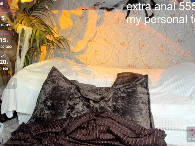 Elsiee-Cuttiess live cam on BongaCams