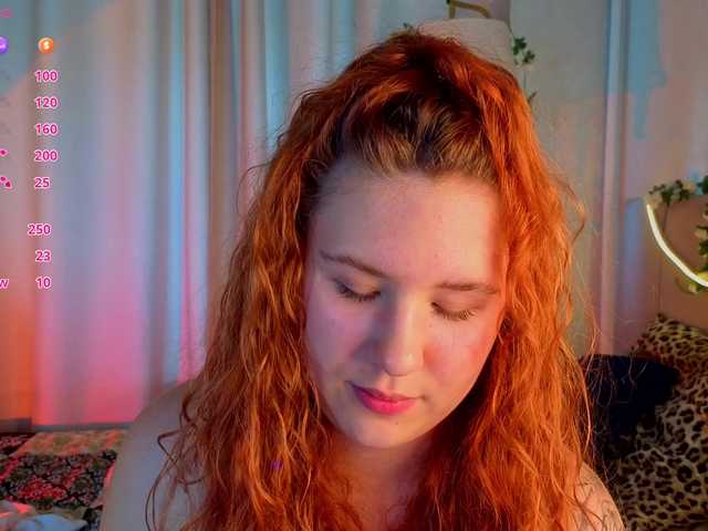 Elsiee-Cuttiess live cam on BongaCams