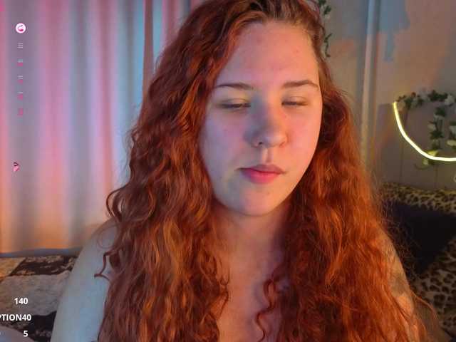 Elsiee-Cuttiess live cam on BongaCams