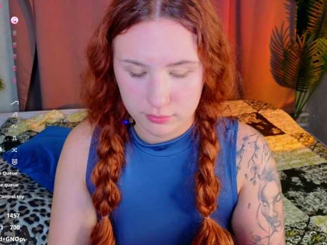Elsiee-Cuttiess live cam on BongaCams