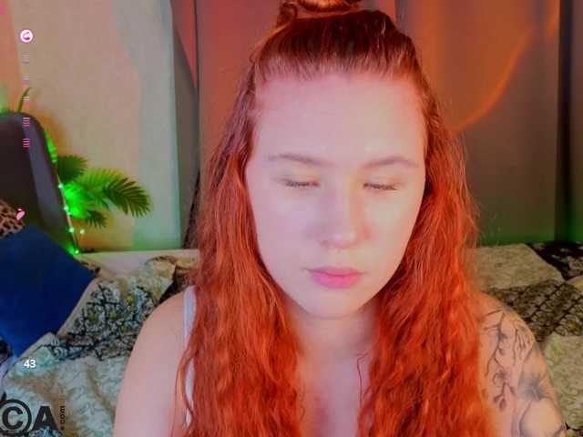 Elsiee-Cuttiess live cam on BongaCams