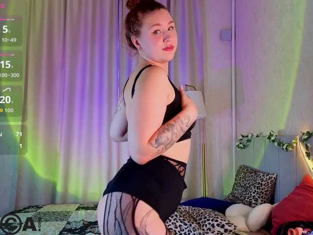 Elsiee-Cuttiess live cam on BongaCams