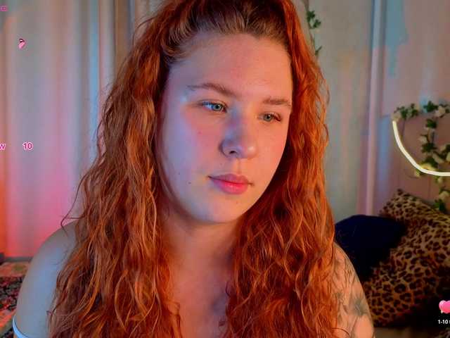Elsiee-Cuttiess live cam on BongaCams