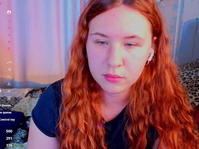 Elsiee-Cuttiess live cam on BongaCams