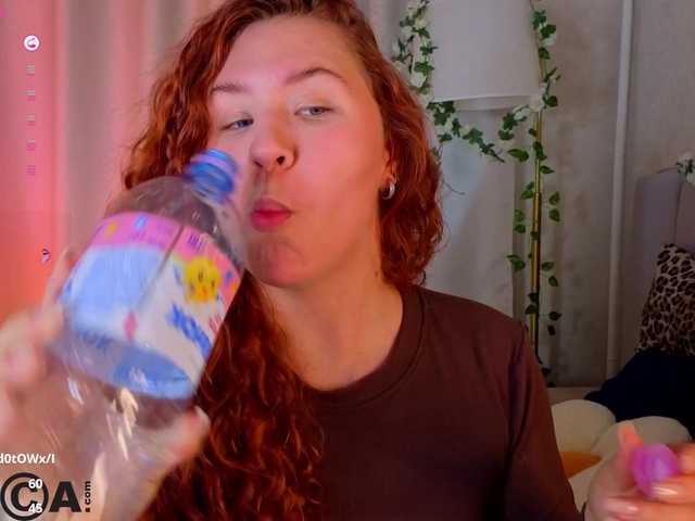Elsiee-Cuttiess live cam on BongaCams
