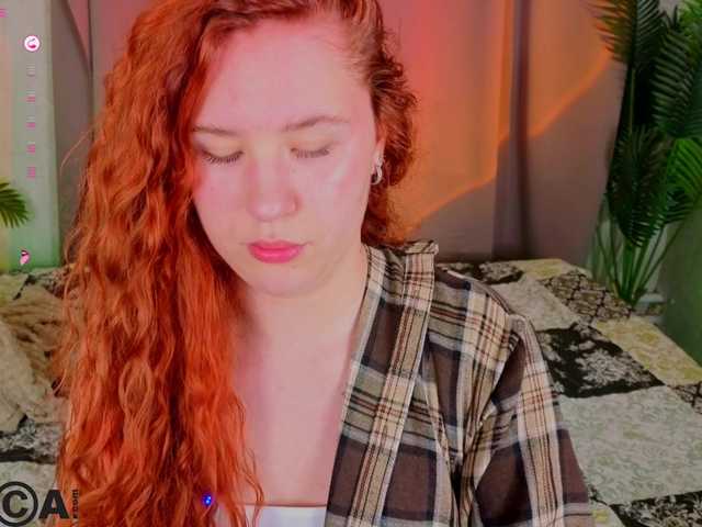 Elsiee-Cuttiess live on BongaCams