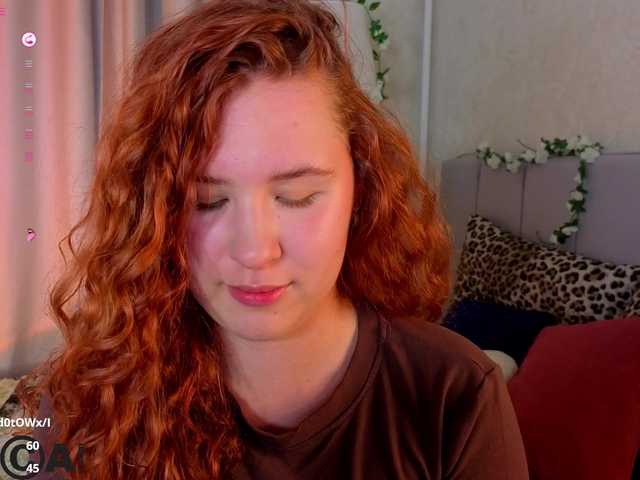 Elsiee-Cuttiess live cam on BongaCams