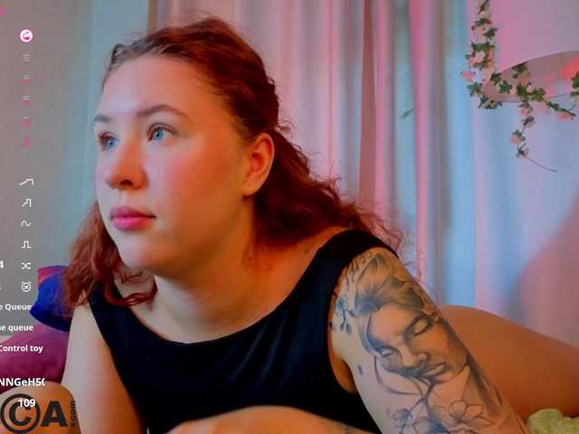 Elsiee-Cuttiess live cam on BongaCams