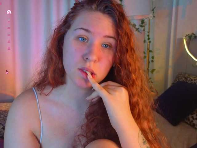 Elsiee-Cuttiess live cam on BongaCams