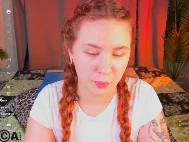 Elsiee-Cuttiess live cam on BongaCams