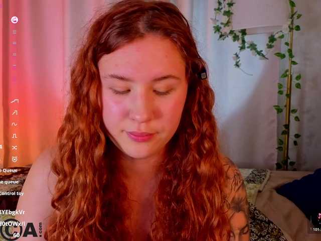 Elsiee-Cuttiess live cam on BongaCams
