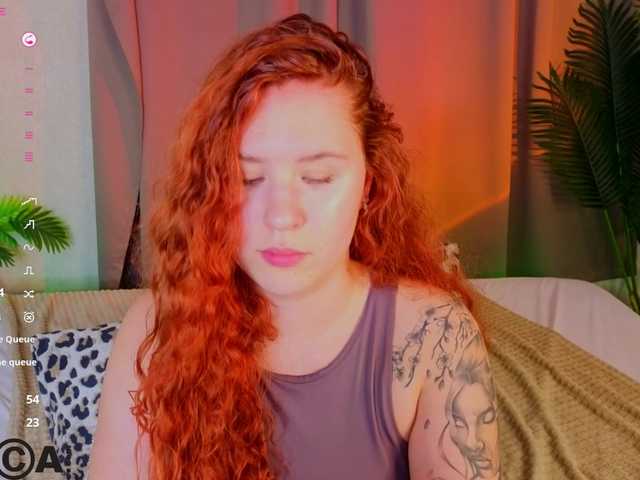 Elsiee-Cuttiess live cam on BongaCams