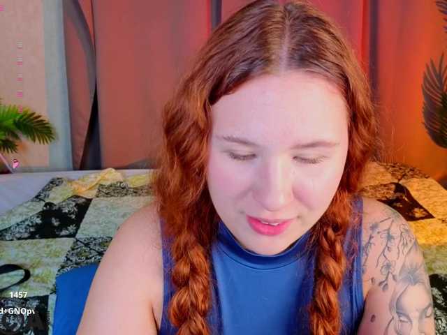 Elsiee-Cuttiess live cam on BongaCams
