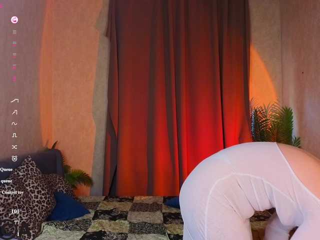 Elsiee-Cuttiess live cam on BongaCams