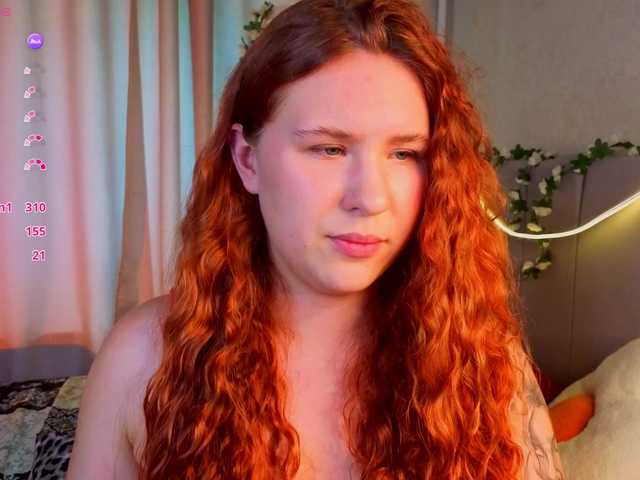 Elsiee-Cuttiess live cam on BongaCams
