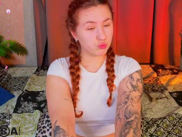 Elsiee-Cuttiess live cam on BongaCams
