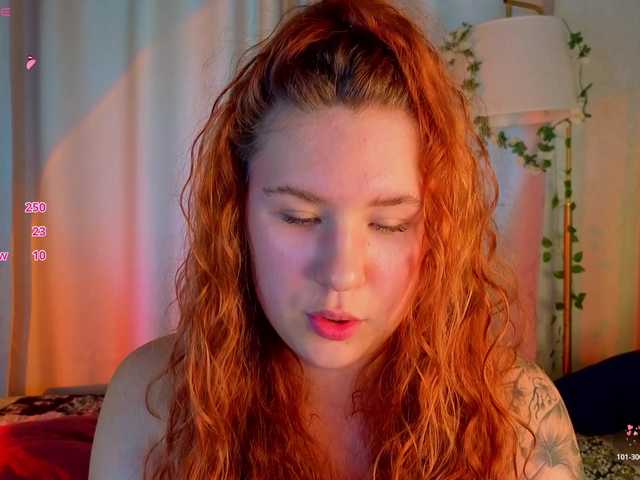Elsiee-Cuttiess live cam on BongaCams