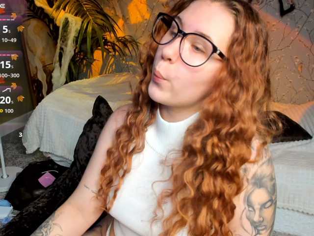 Elsiee-Cuttiess live cam on BongaCams