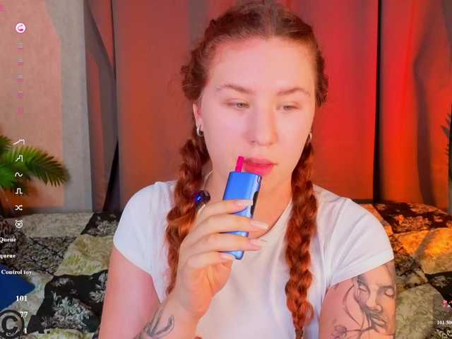 Elsiee-Cuttiess live cam on BongaCams