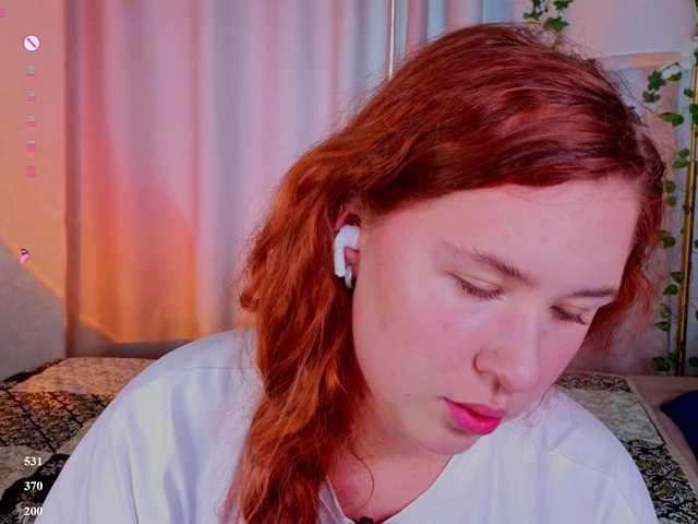 Elsiee-Cuttiess live cam on BongaCams