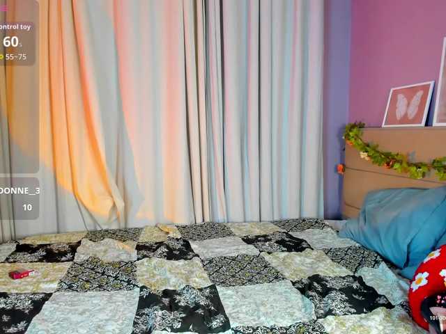Elsiee-Cuttiess live cam on BongaCams