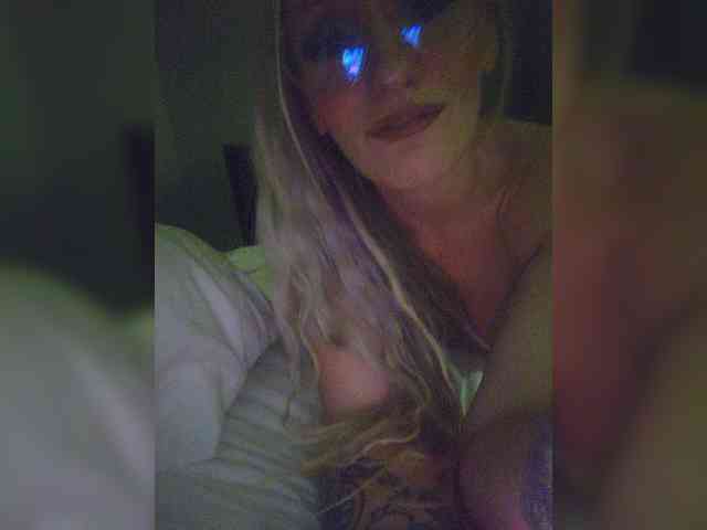 TinyTemptressChanel webcam