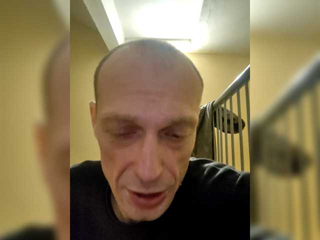 maksim95321 — live male cam
