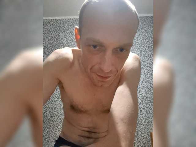 maksim95321 — live male cam