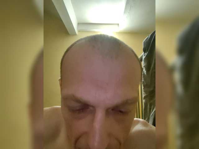 maksim95321 — live male cam