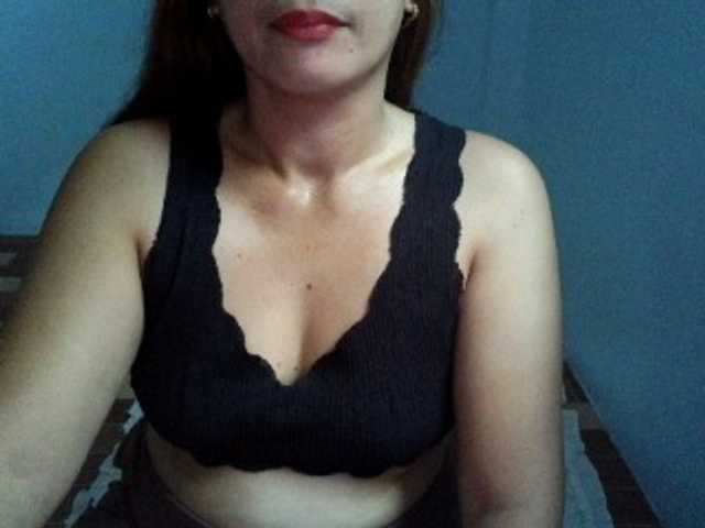 mamajhaxx01 live cam on BongaCams