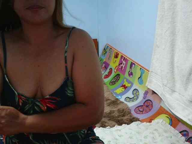 mamajhaxx01 webcam