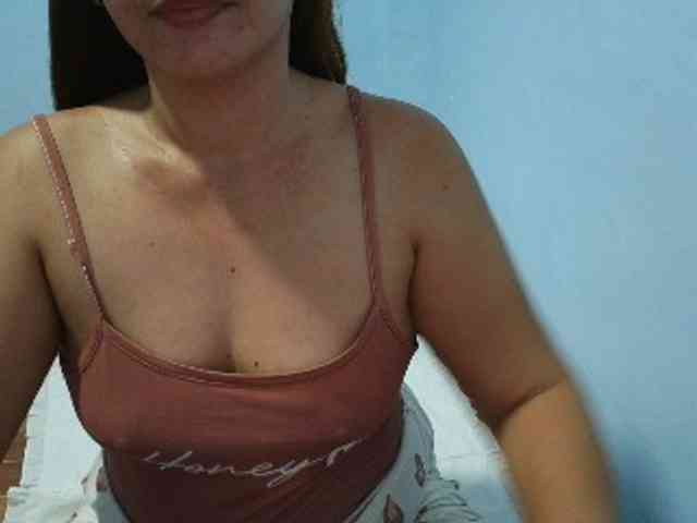 mamajhaxx01 Live Webcam on BongaCams