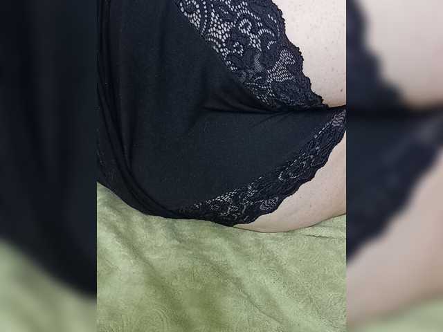 Klybnichka5 live cam on BongaCams