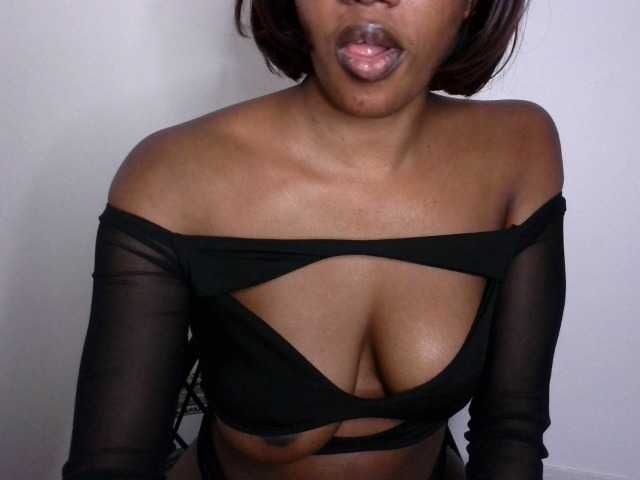Brianna-1 live cam on BongaCams