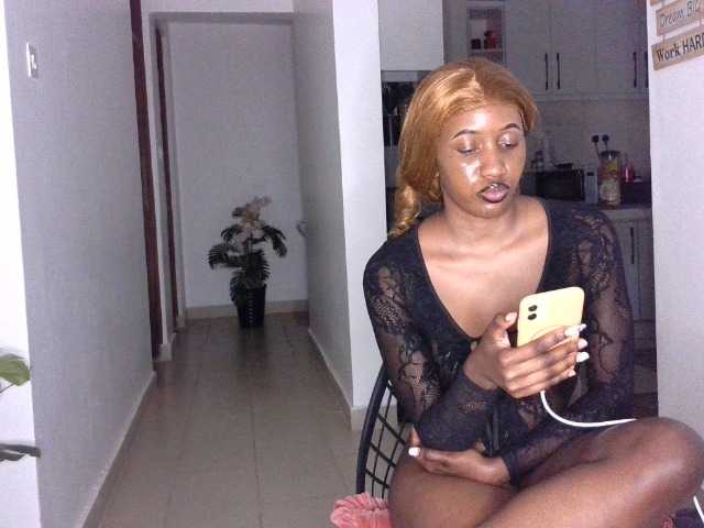 Brianna-1 live cam on BongaCams