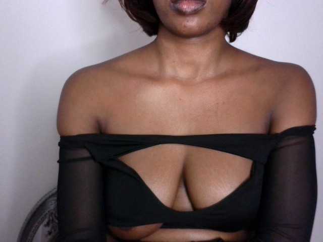 Brianna-1 live cam on BongaCams