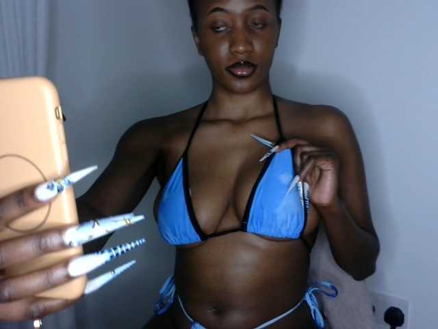 Brianna-1 live cam preview