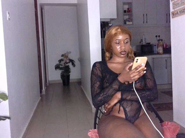 Brianna-1 live cam on BongaCams